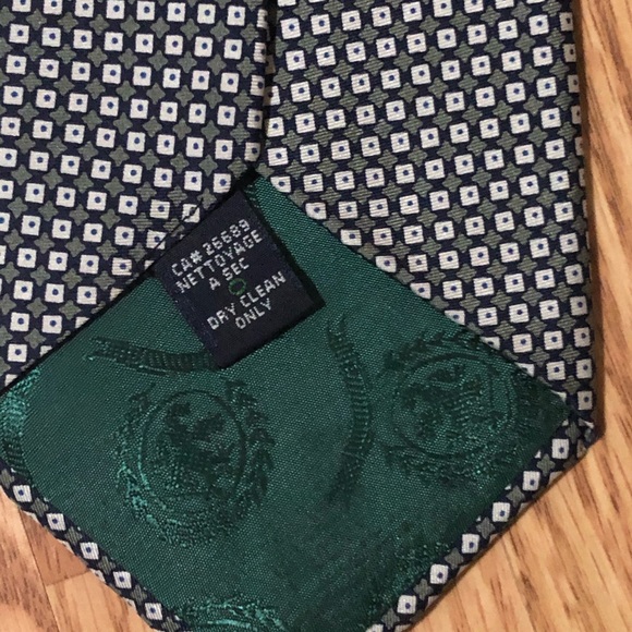 Tommy Hilfiger Tie Green/Pattern 100% Silk EUC - Picture 4 of 6